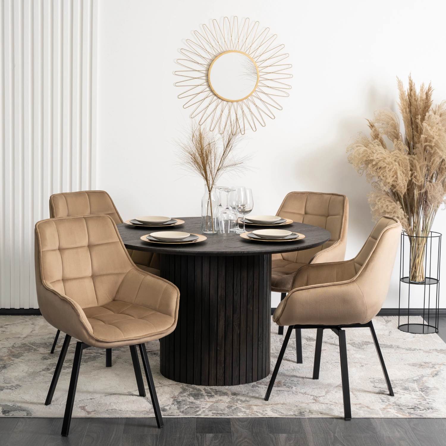 Beżowe krzesło obrotowe LUNA do salonu i jadalni – homestyleconcept.pl