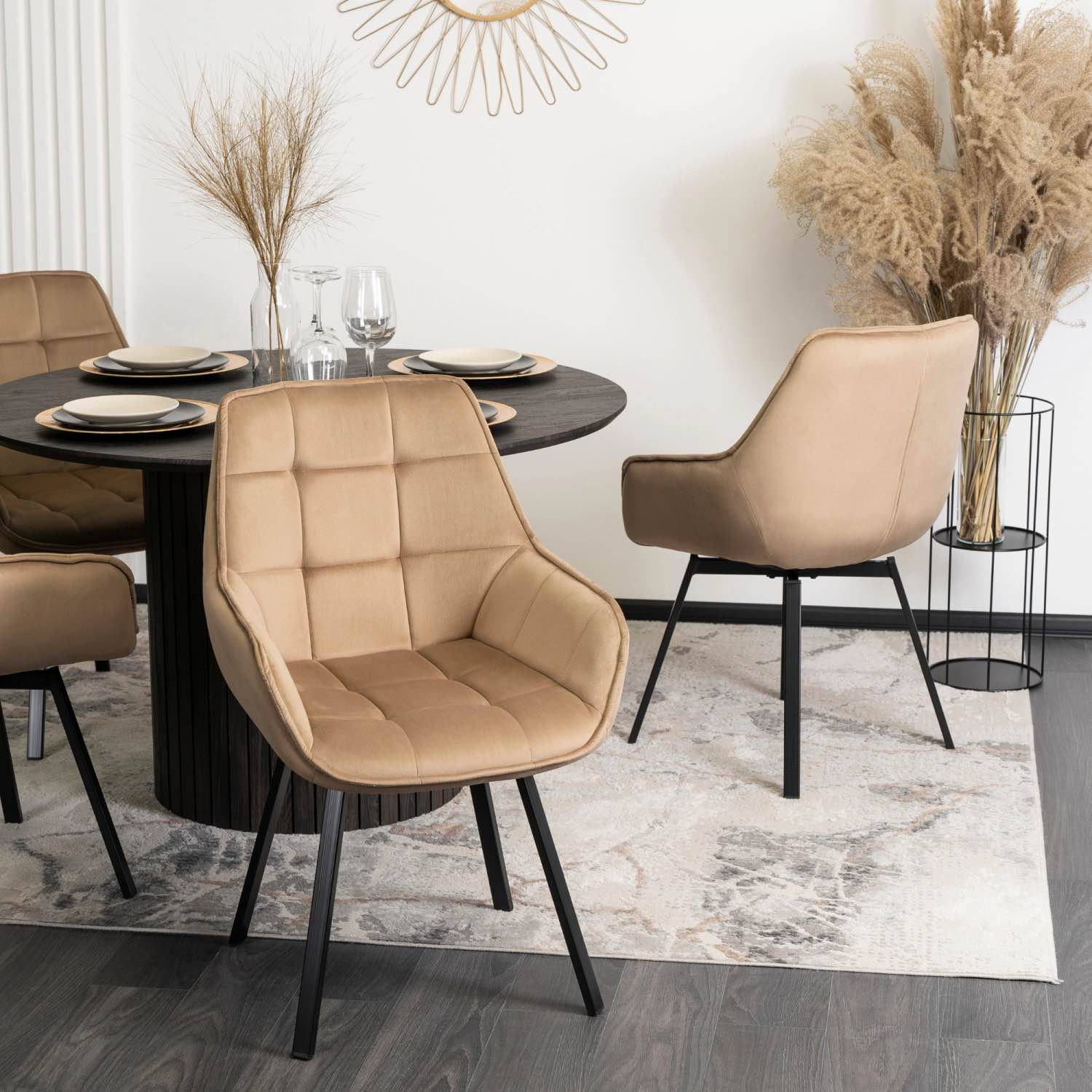 Eleganckie krzesło welurowe LUNA beżowe 360° – homestyleconcept.pl